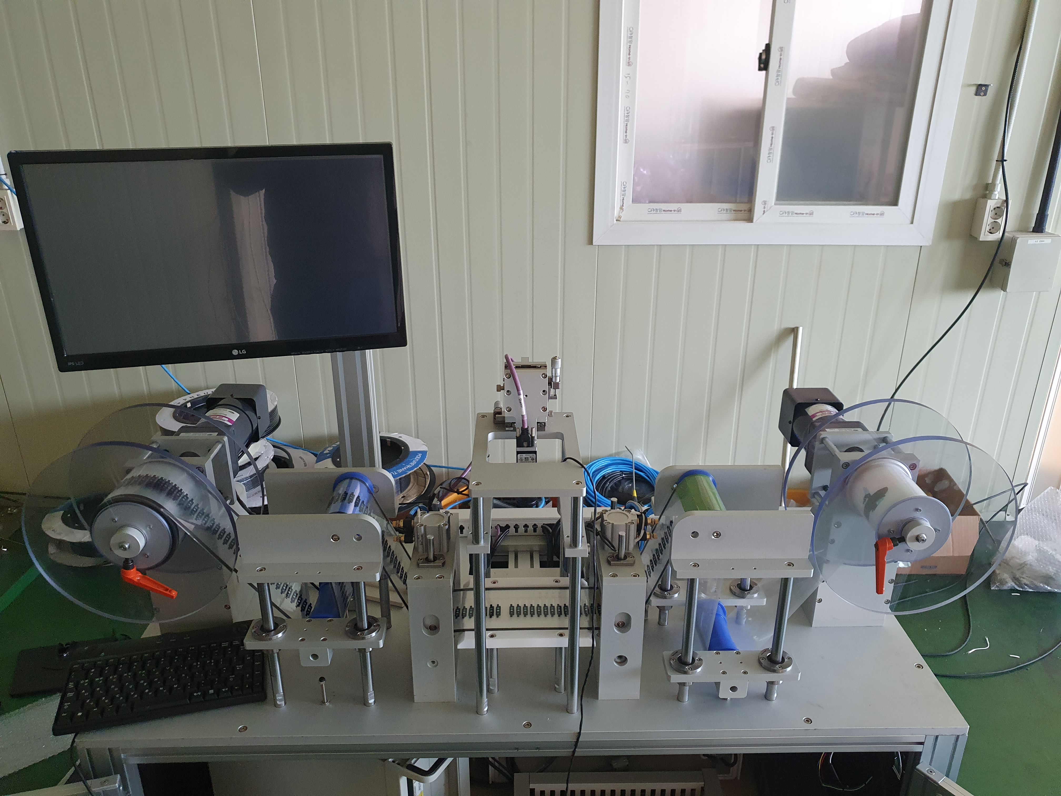 Roll to Roll Vision 검사기 실제 납품 이미지